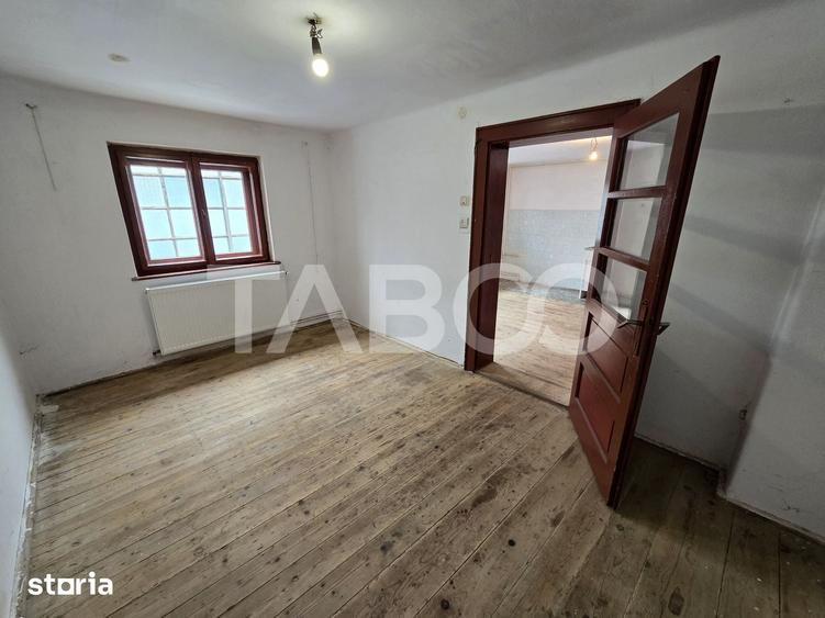Casă cu 5 camere decomandat cu Teren 412 Mp în Terezian
