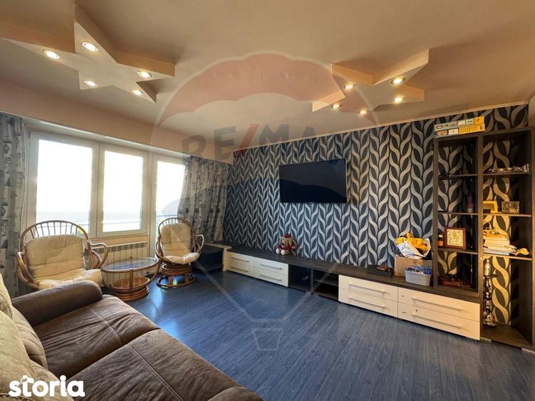 Apartament cu 3 camere, mobilat în Polivalentă