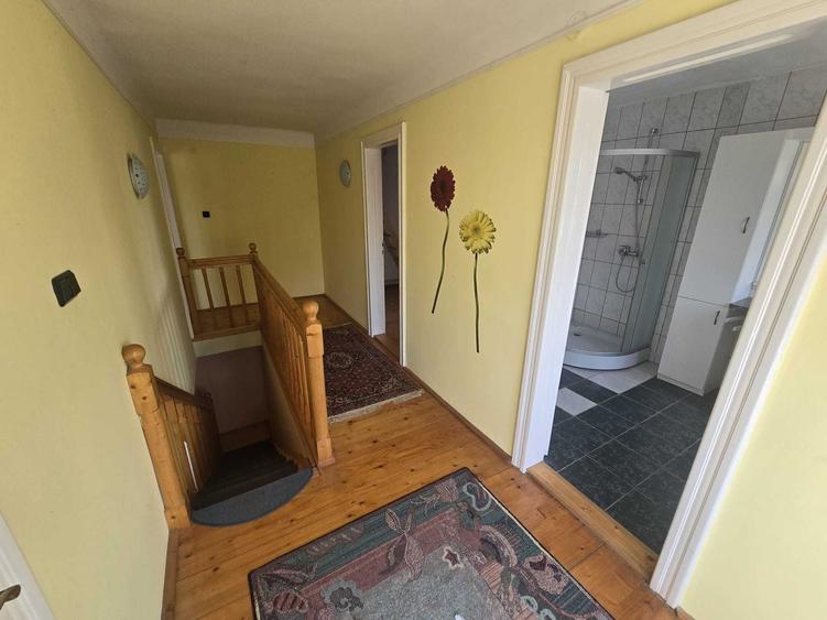 Casă cu 4 camere în Borș