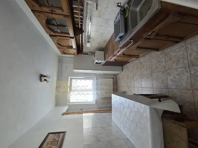 Apartament cu 2 camere semidecomandat în Girocului