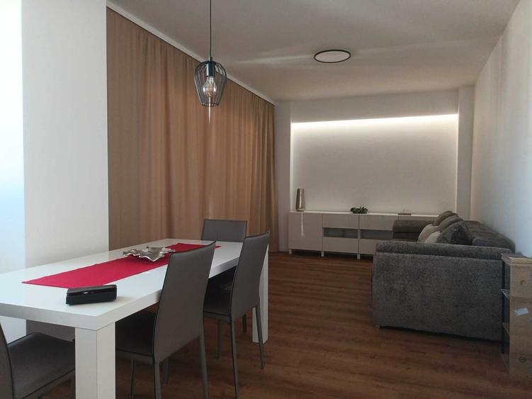 Apartament cu 2 camere semidecomandat în Central