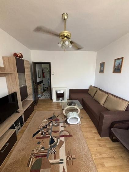 Garsonieră decomandată, mobilată în Gruia