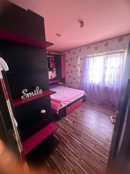 Apartament cu 3 camere decomandat în Mărăței
