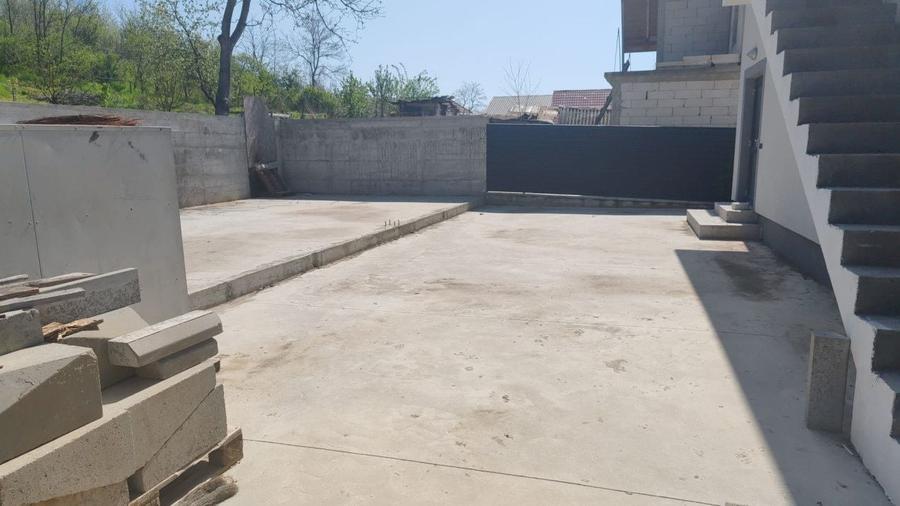 Spațiu comercial, de 386 mp, în Bălteni