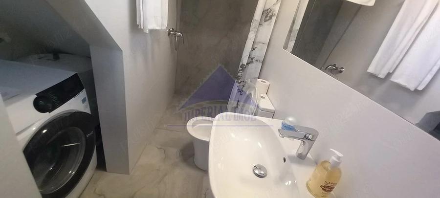 Casă cu 2 camere cu Canalizare în Central