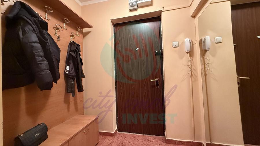 Apartament cu 3 camere decomandat în Obor