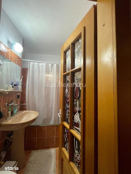 Apartament de vanzare 3 camere zona Sens