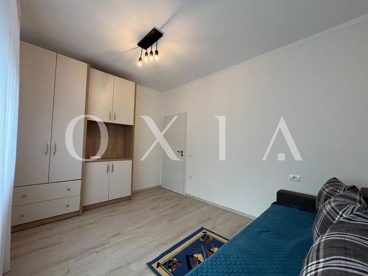 Apartament cu 3 camere semidecomandat, mobilat în Dumbrăvița