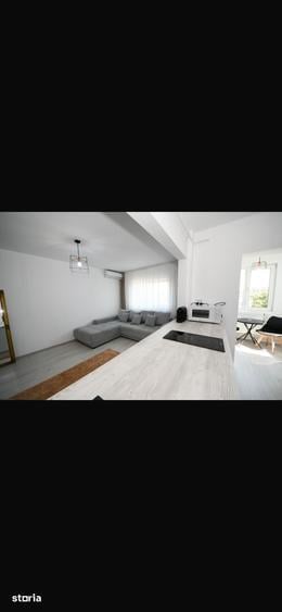Apartament cu 2 camere decomandat în Micro 17