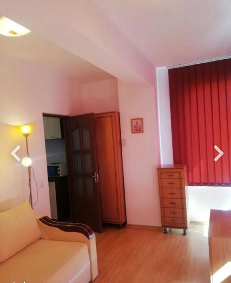 Garsonieră decomandată în Central