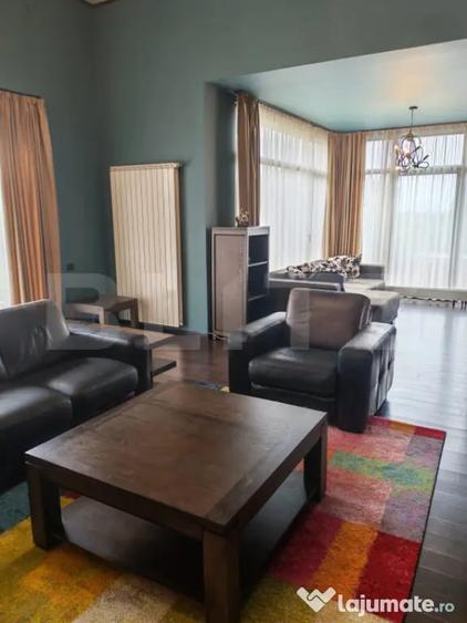 Casă cu 7 camere cu Teren 1000 Mp în Central