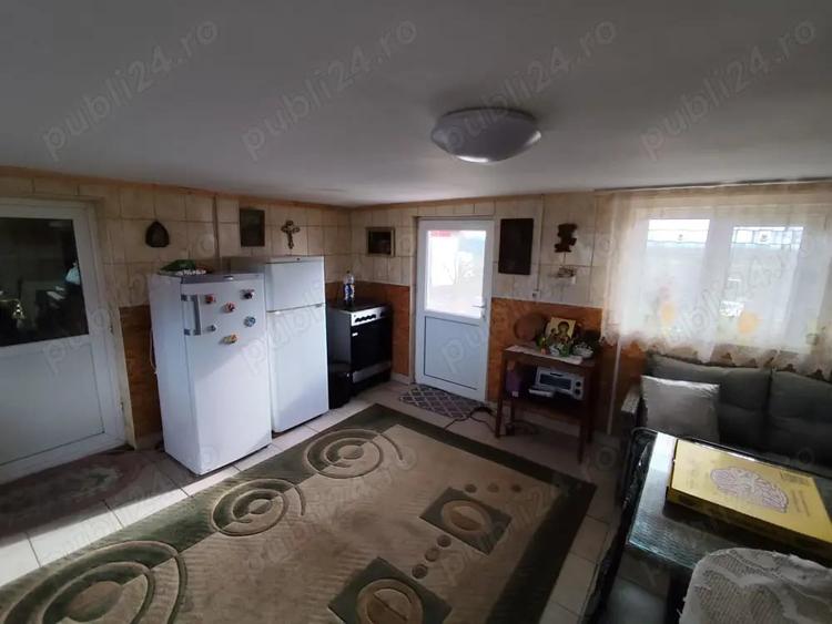 Casă cu 3 camere în Băleni