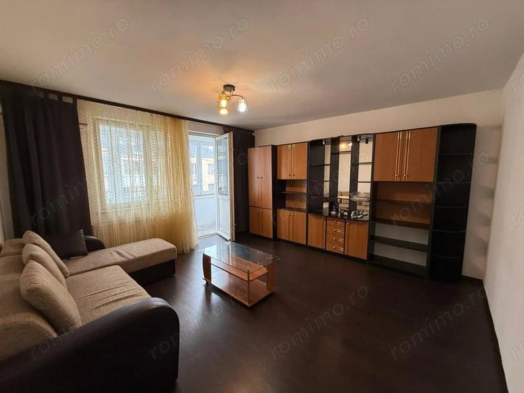 Apartament cu 3 camere decomandat în Progresul