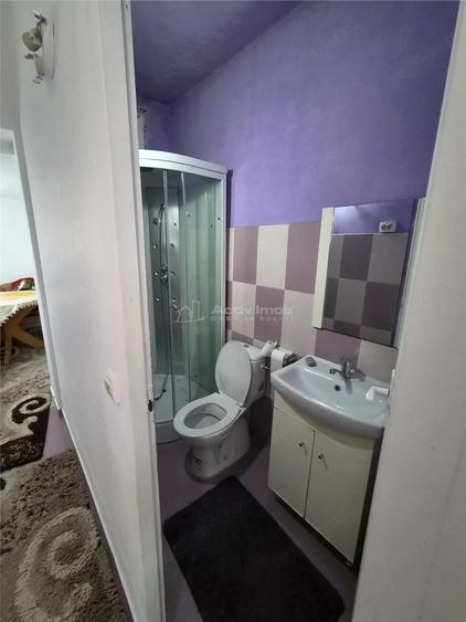 Casă cu Teren 1500 Mp în Variaș