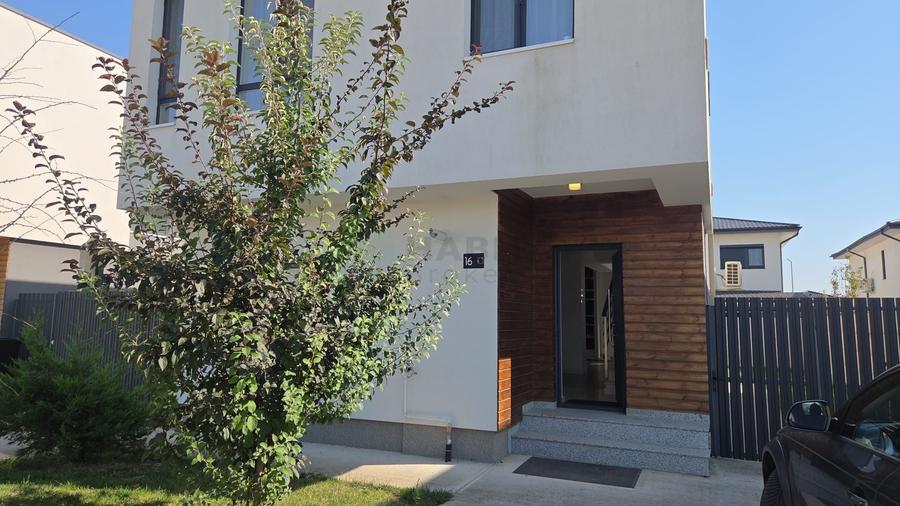 Casă individuală cu 4 camere cu Canalizare în Tunari