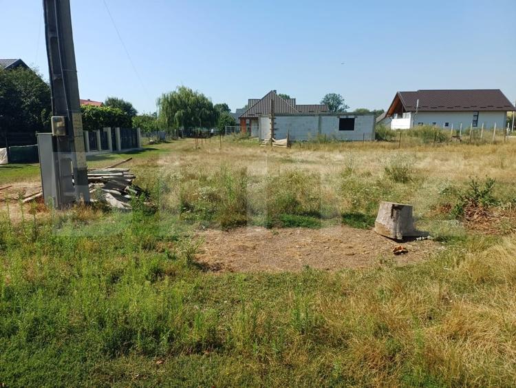Teren Construcții intravilan de 808 mp, în Costâna