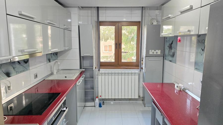 Vand apartament 2 camere decomandat in Deva, Bld 22 Decembrie, et. 1, mobilat - 1