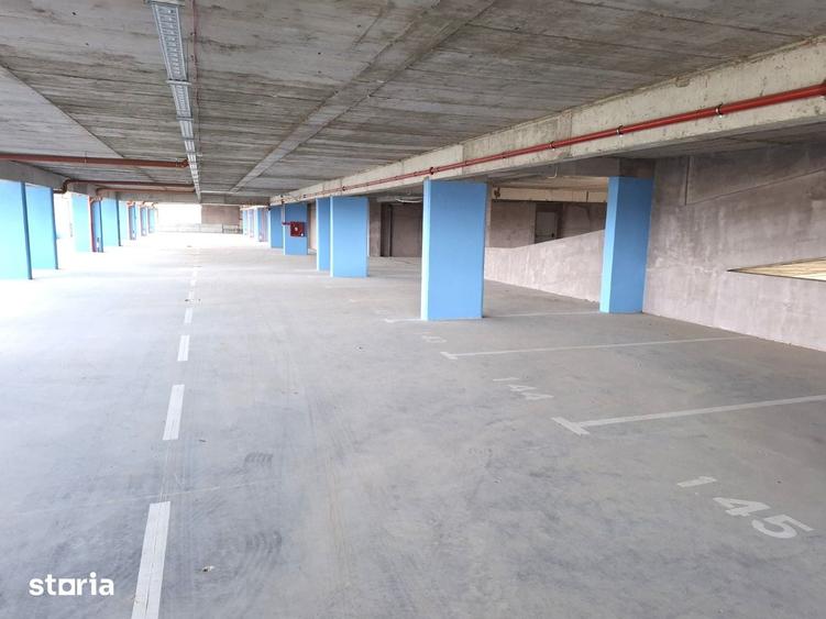 Apartament cu 6 camere decomandat în Central