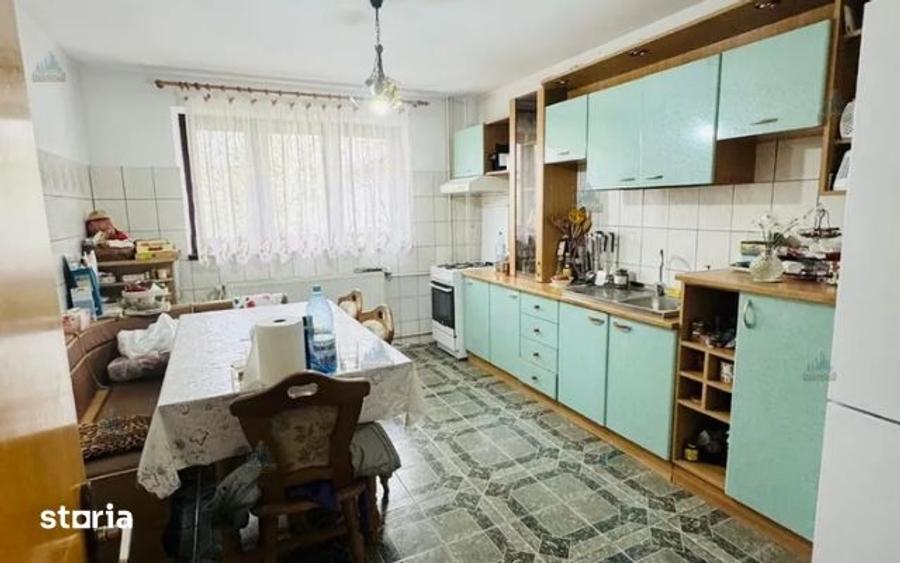 Casă cu 5 camere cu Teren 491 Mp în Central
