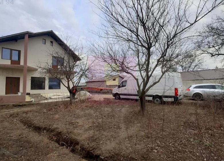 Casă cu Teren 433 Mp în 1 Decembrie