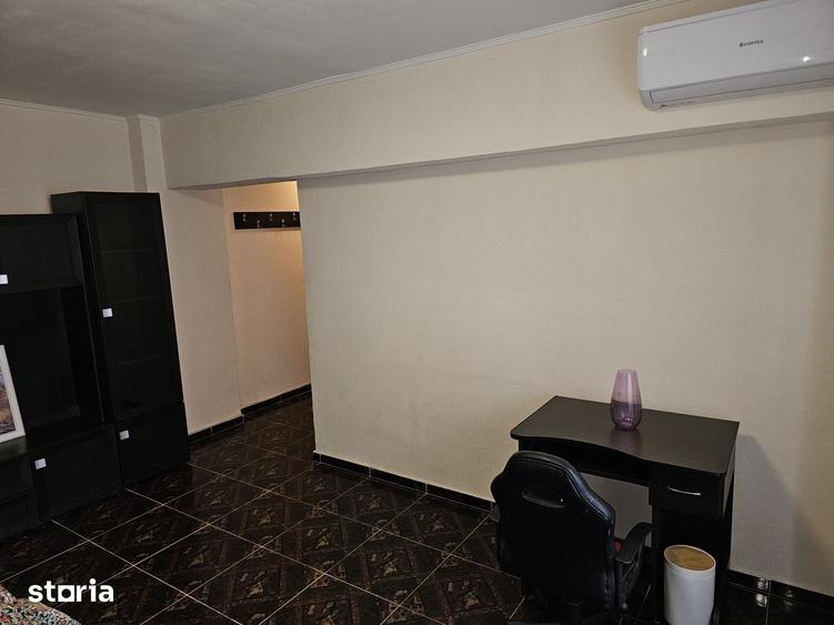 Apartament cu 3 camere în Tudor Vladimirescu