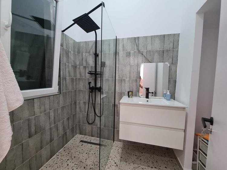 Apartament cu 3 camere decomandat, mobilat în Gară