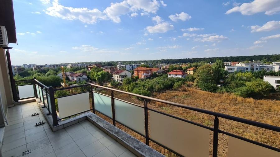 Apartament cu 4 camere semidecomandat, mobilat în Pipera