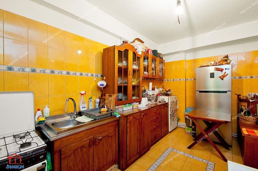 Casă individuală cu 3 camere cu Canalizare în Ultracentral