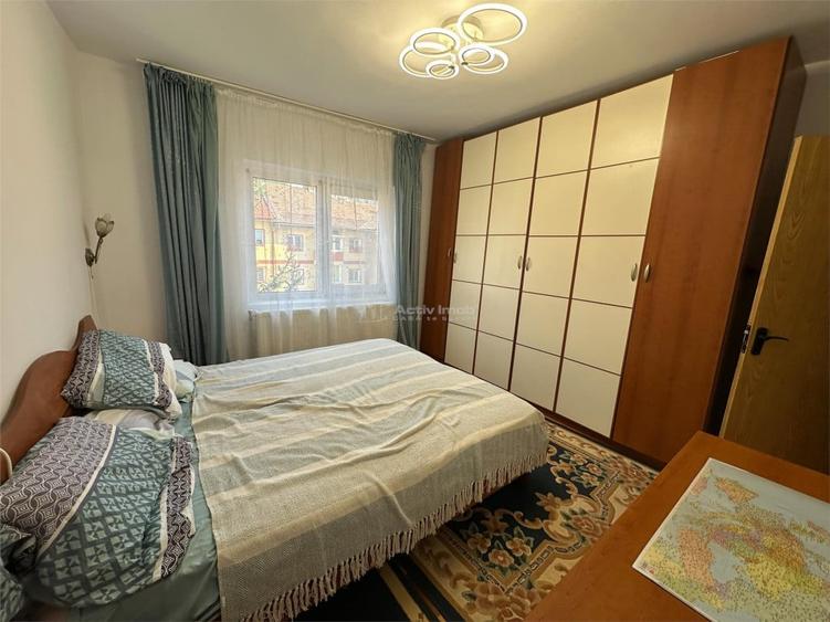 Apartament cu 3 camere decomandat în Central