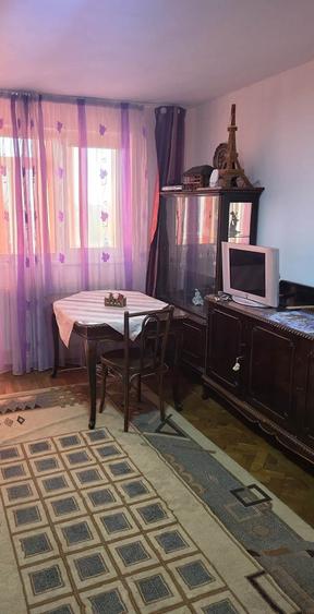 Apartament cu 2 camere decomandat în Micro 5
