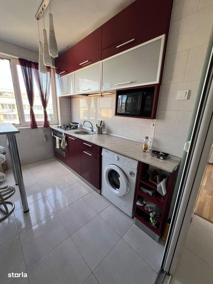 Apartament cu 3 camere semidecomandat, mobilat în Iancului