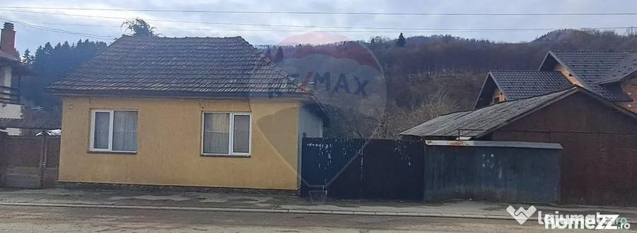 Casă cu 2 camere cu Teren 1591 Mp în Ultracentral