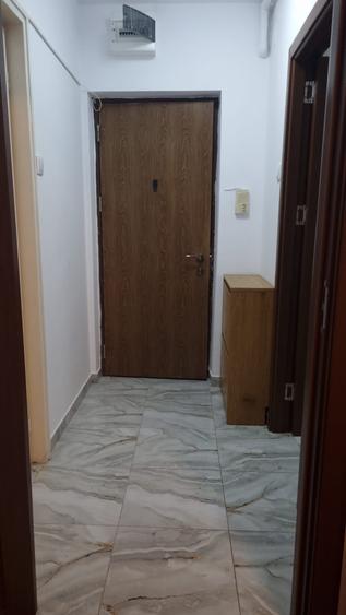 Apartament cu 2 camere semidecomandat în P-ța Unirii