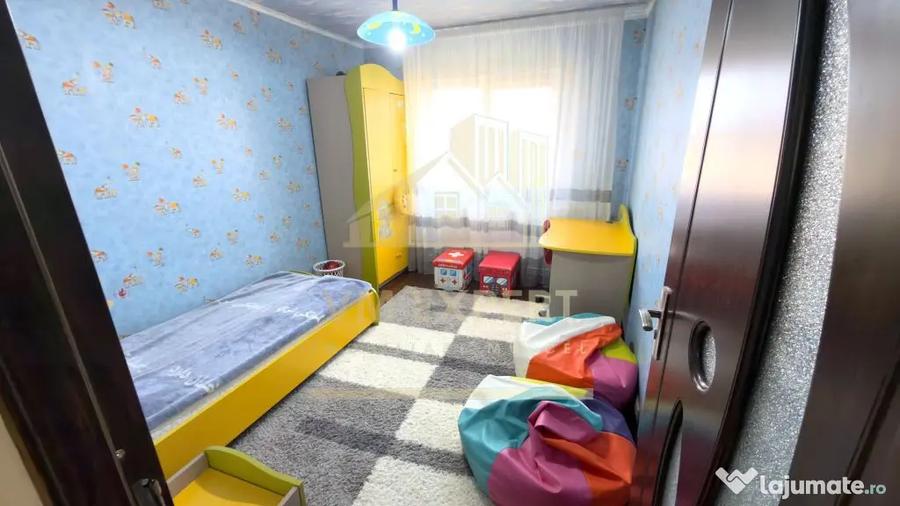 Apartament cu 3 camere decomandat în Sud