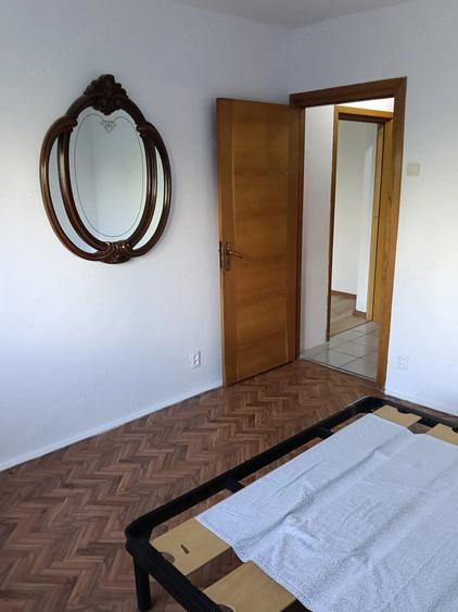 Apartament cu 2 camere semidecomandat în Sebastian