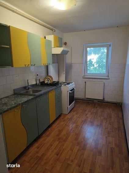 Apartament cu 2 camere decomandat în Tractorul