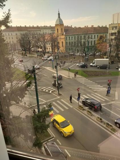 Spațiu comercial, de 457 mp, în Punctele Cardinale