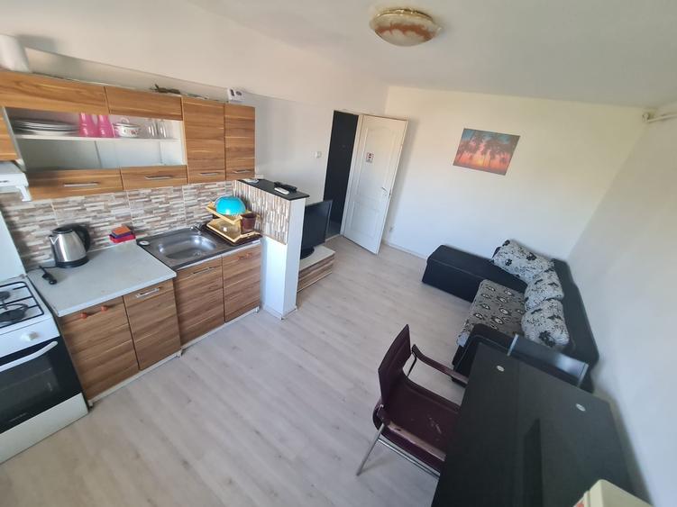 Inchiriez apartament de 2 camere transformat in 3 Faleza Nord plaja Reina/Complex - 6
