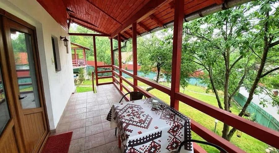 Casă cu 6 camere cu Canalizare în Exterior Vest