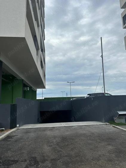 Apartament cu 5 camere semidecomandat în Fundeni