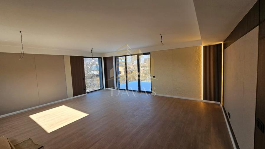 Duplex cu 5 camere cu Teren 500 Mp în Popești