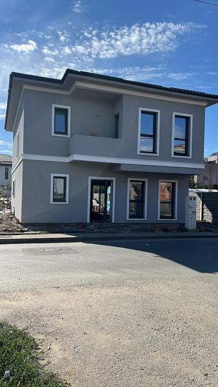 Casă individuală cu 4 camere cu Canalizare în Bragadiru