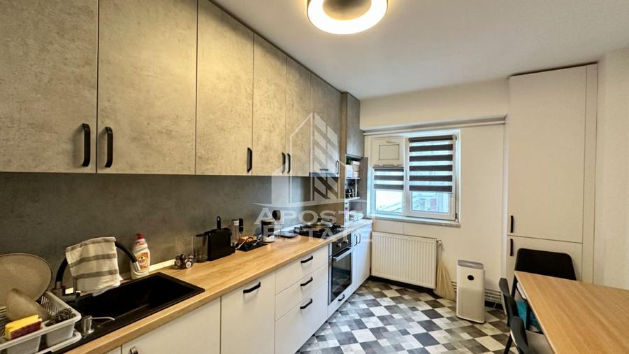 Apartament cu 3 camere decomandat, mobilat în Aradului