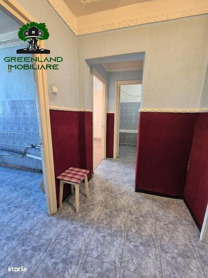 Apartament cu 2 camere decomandat în Podu Roș
