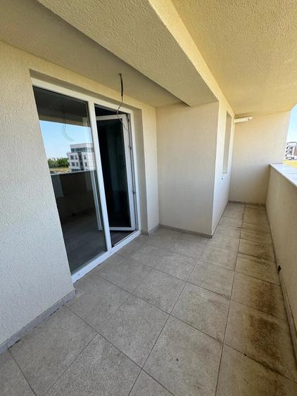 Apartament cu 3 camere semidecomandat în Torontalului