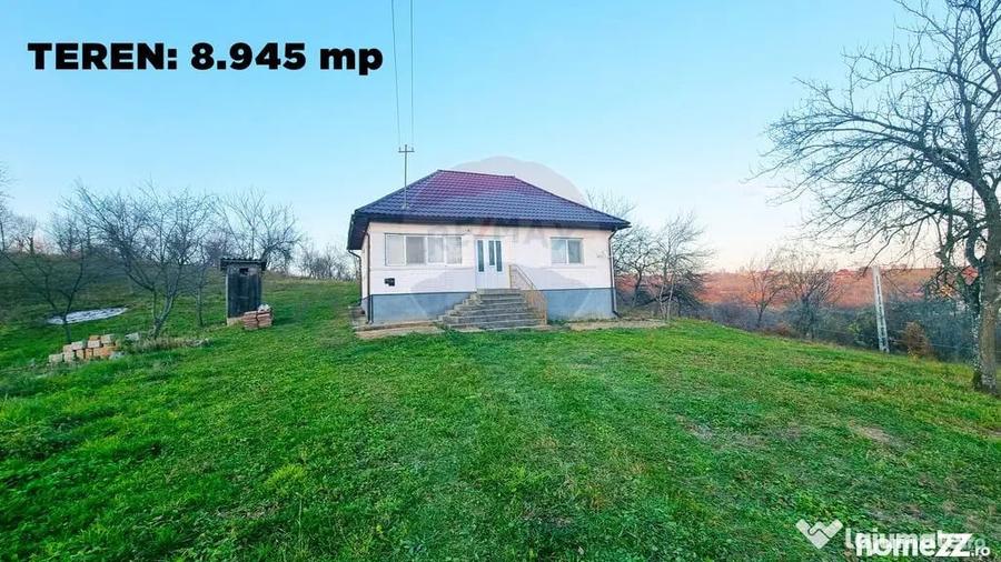 Casă cu 2 camere cu Teren 8945 Mp în Frâncenii Boiului