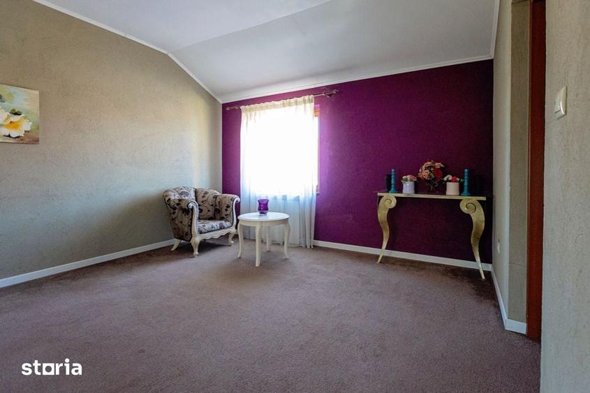 Casă cu 10 camere cu Teren 2000 Mp în Central