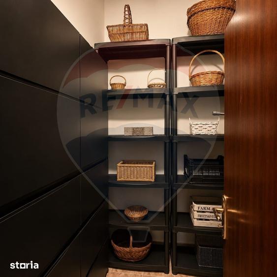 Apartament cu 3 camere semidecomandat în Colentina