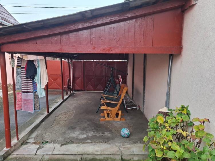 Casă cu 3 camere cu Teren 256 Mp în Lupeni