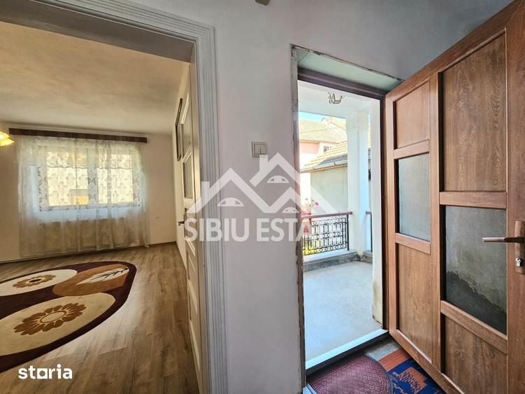 Casă cu 5 camere cu Teren 198 Mp în Central
